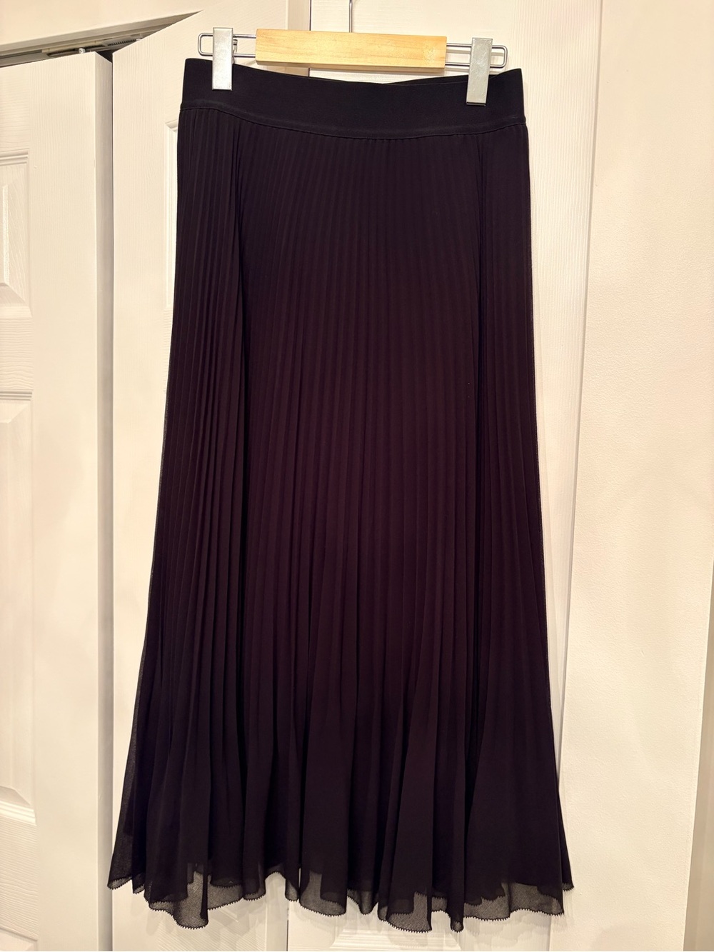 Black Pleated Long Skirt, size M